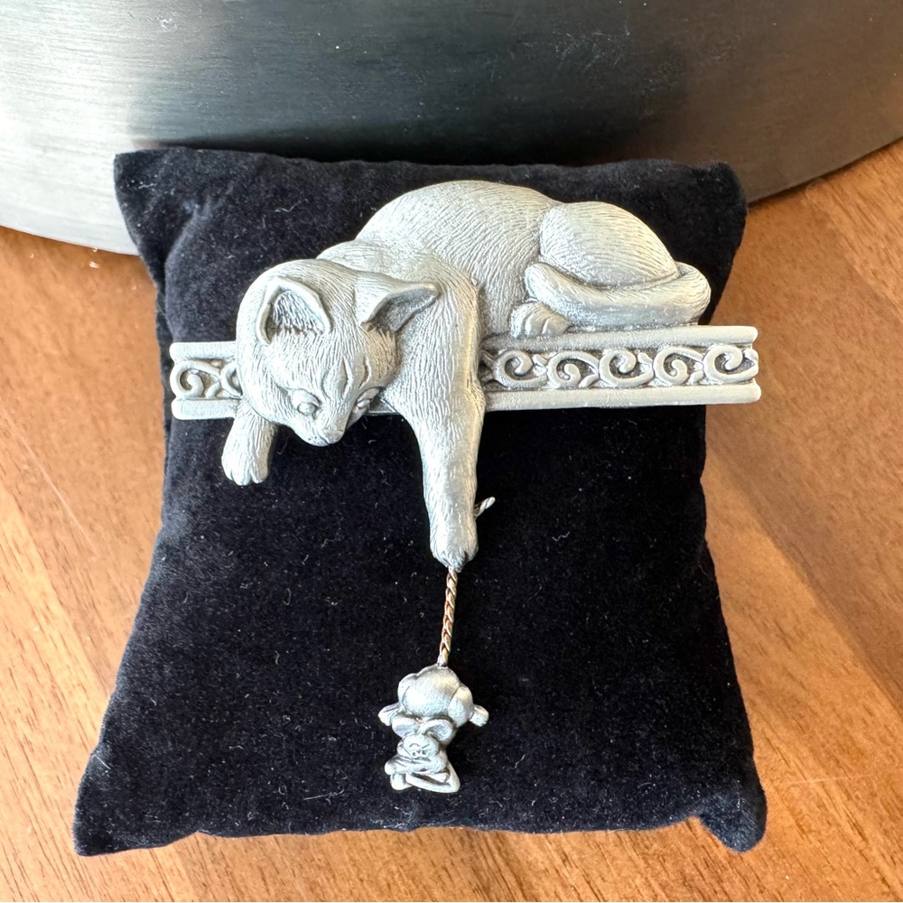 JJ Silver Cat Brooch with Dangling Mouse